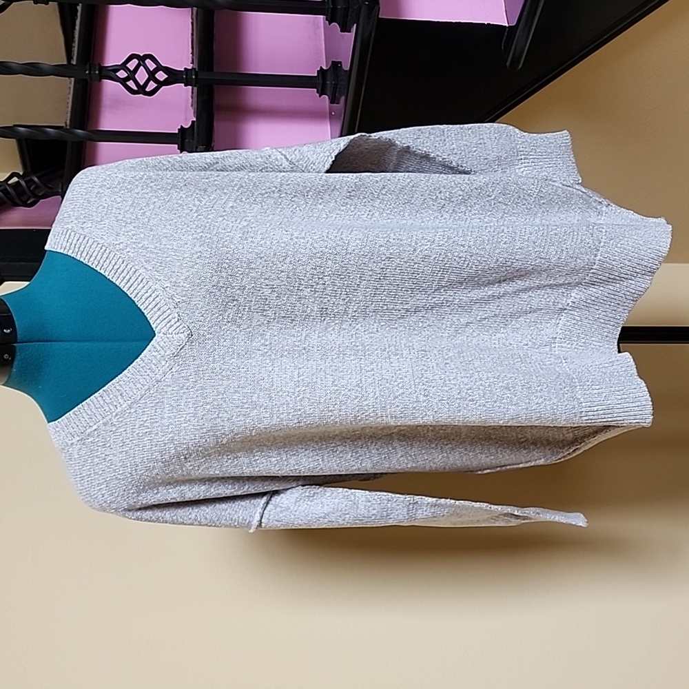 BCBGENERATION V Neck Sweater - SZ XS/S